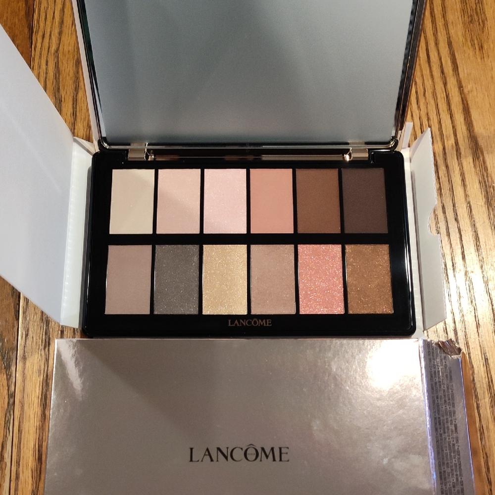 Lancome 12 Color Palette Eye Shadow